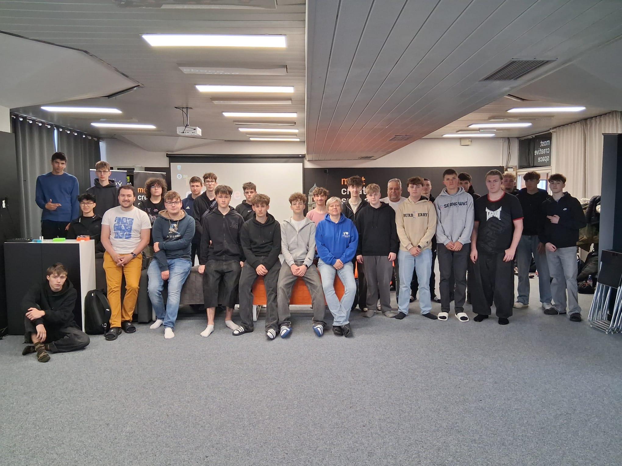 Digitální centrum most creative space - AI, VR